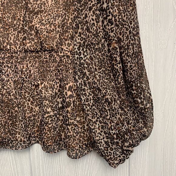 1.State Leopard V-Neck Long Sleeve Top Small - Picture 3 of 5